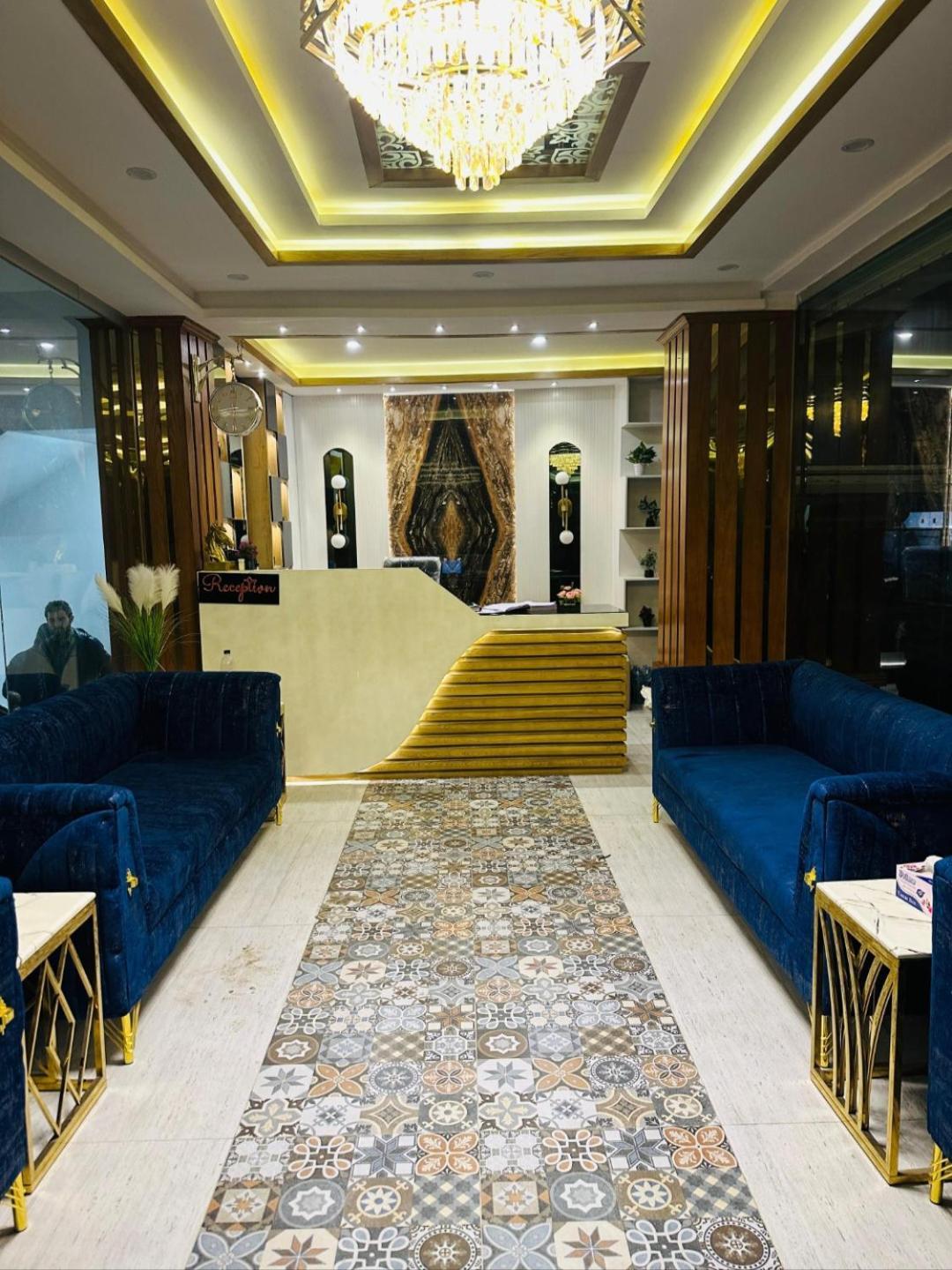 Gold Palace Hotel & Food Lounge Karandukai Buitenkant foto