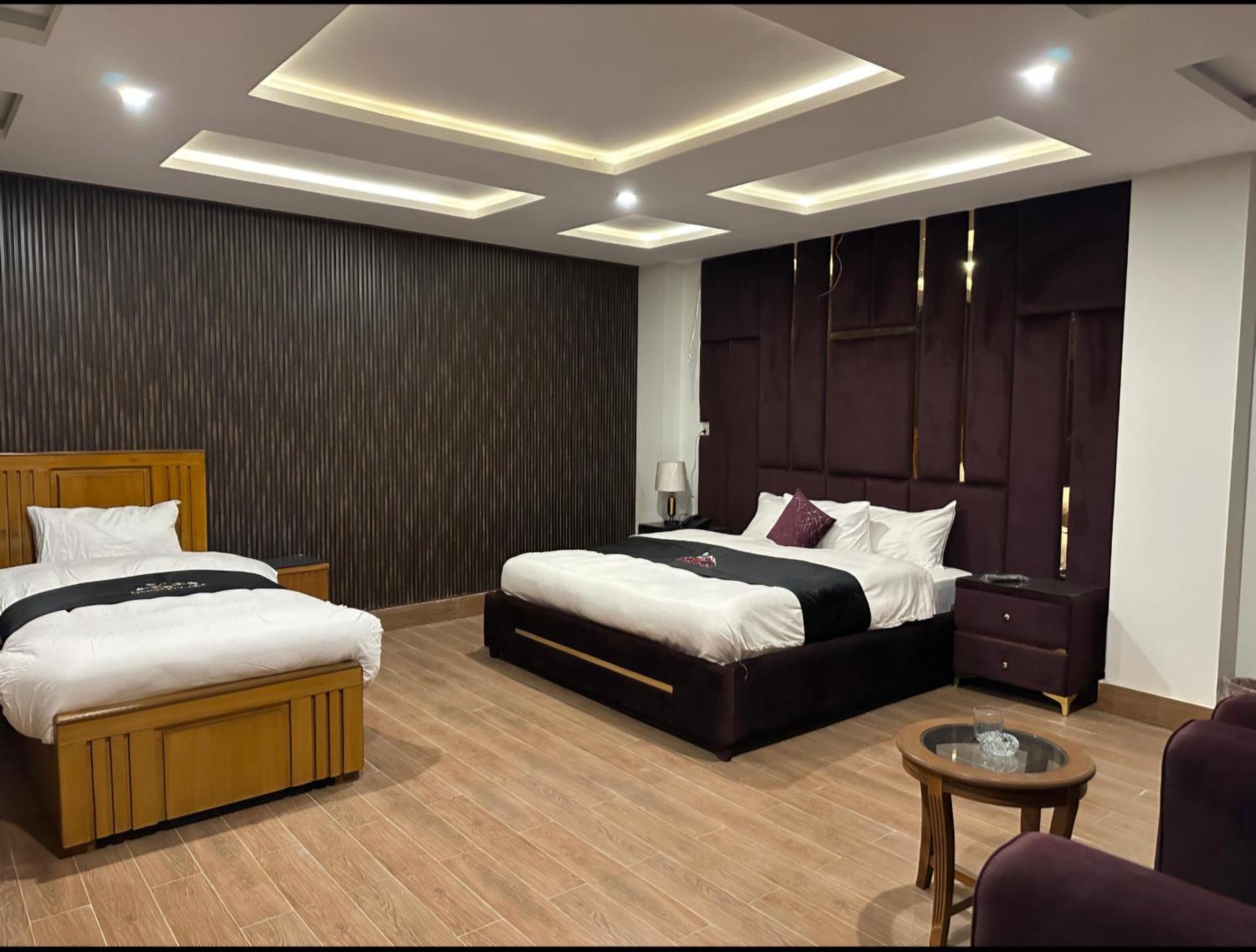 Gold Palace Hotel & Food Lounge Karandukai Buitenkant foto