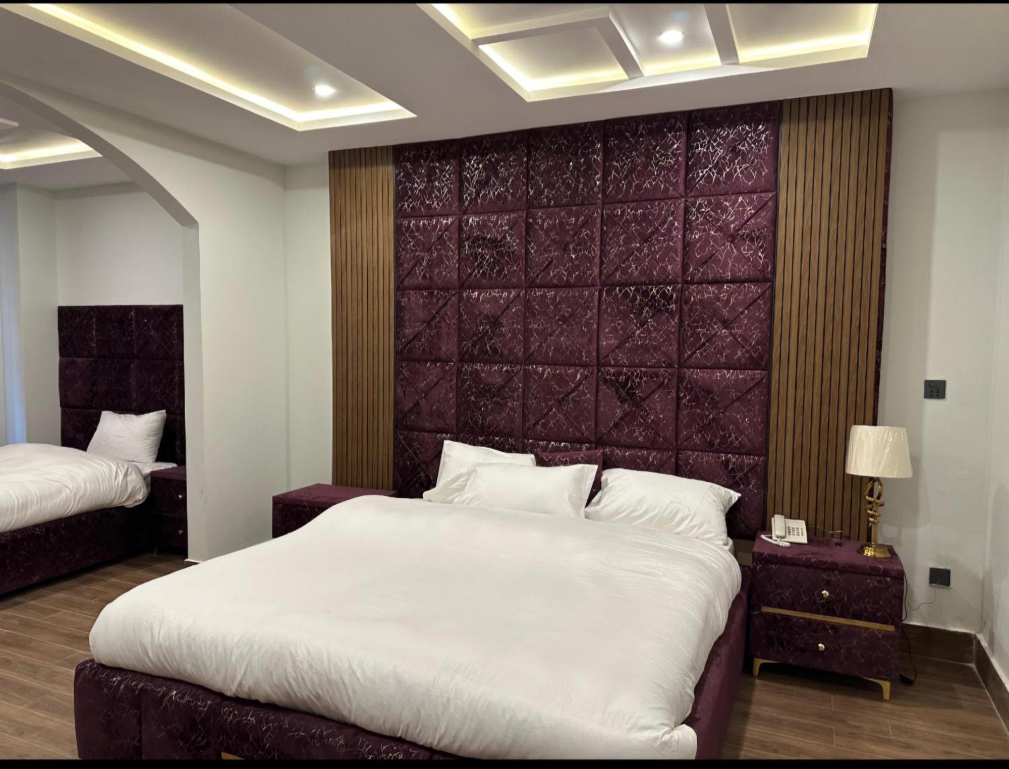 Gold Palace Hotel & Food Lounge Karandukai Buitenkant foto